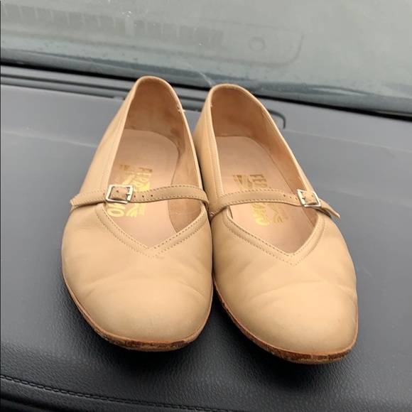 Salvatore Ferragamo Shoes - FERRAGAMO 🩰 Leather Loafers